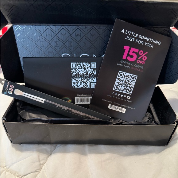 Sigma E35 Tapered Blending Brush - Picture 3 of 4